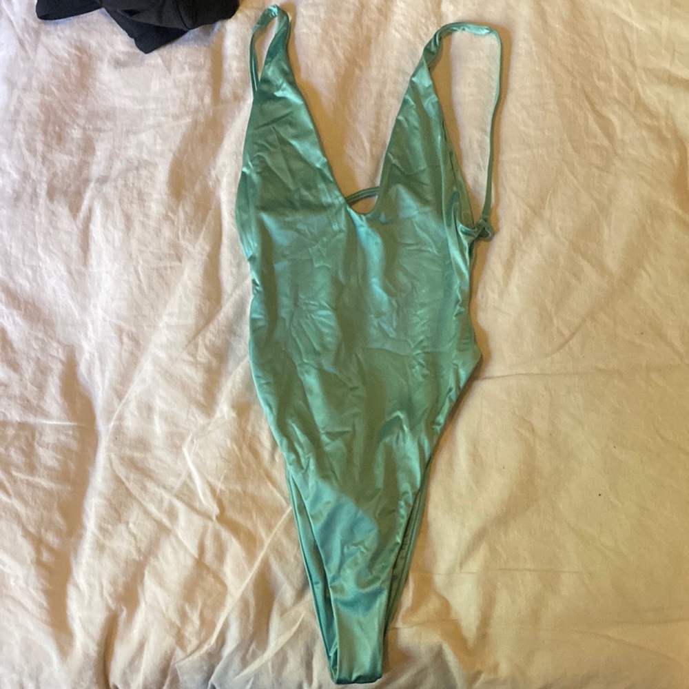 Bond-eye one piece